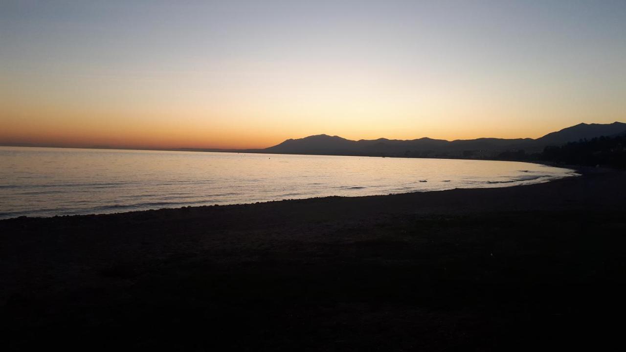 Precioso Con Enorme Jardín