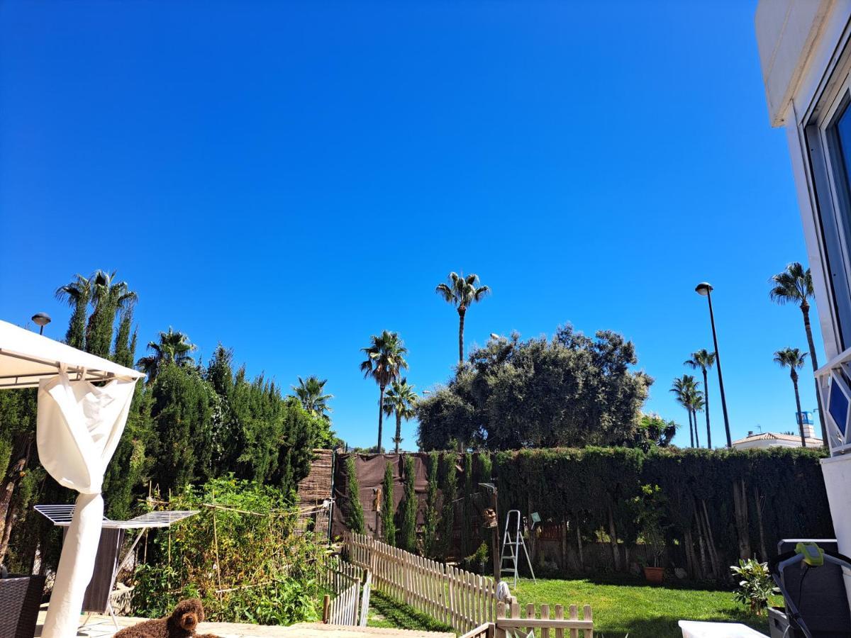 Con Jardin Y Piscina Pet Friendly Apartemen